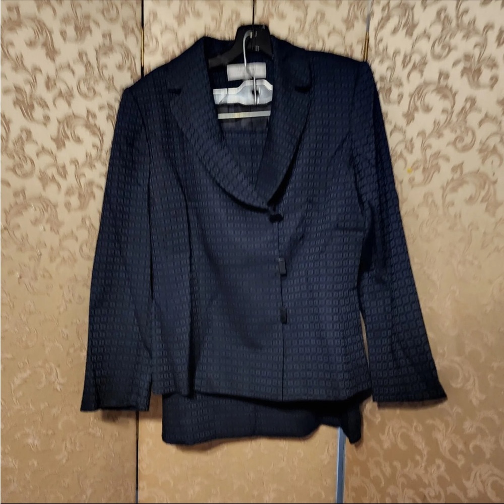 Tahari NWT Blue Black Skirt Suit Size 12P